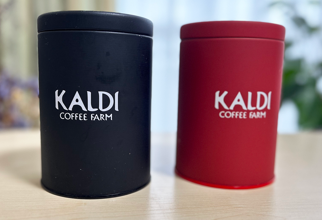 カルディ キャニスター缶 レビュー｜コーヒー豆の定位置が決まる定番アイテム